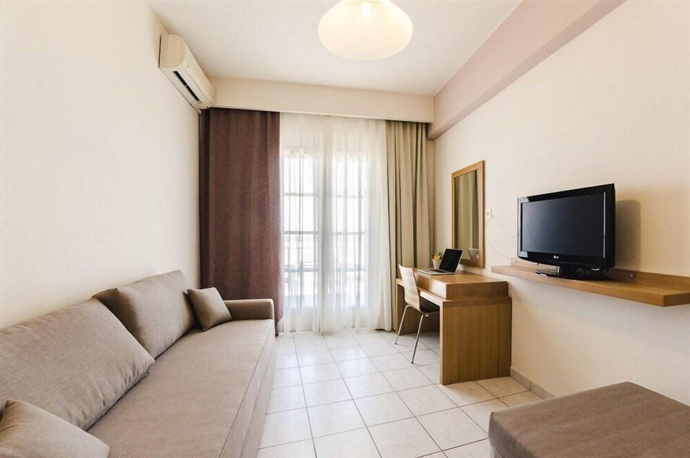 פטיטיריון Hotel Nereides מראה חיצוני תמונה